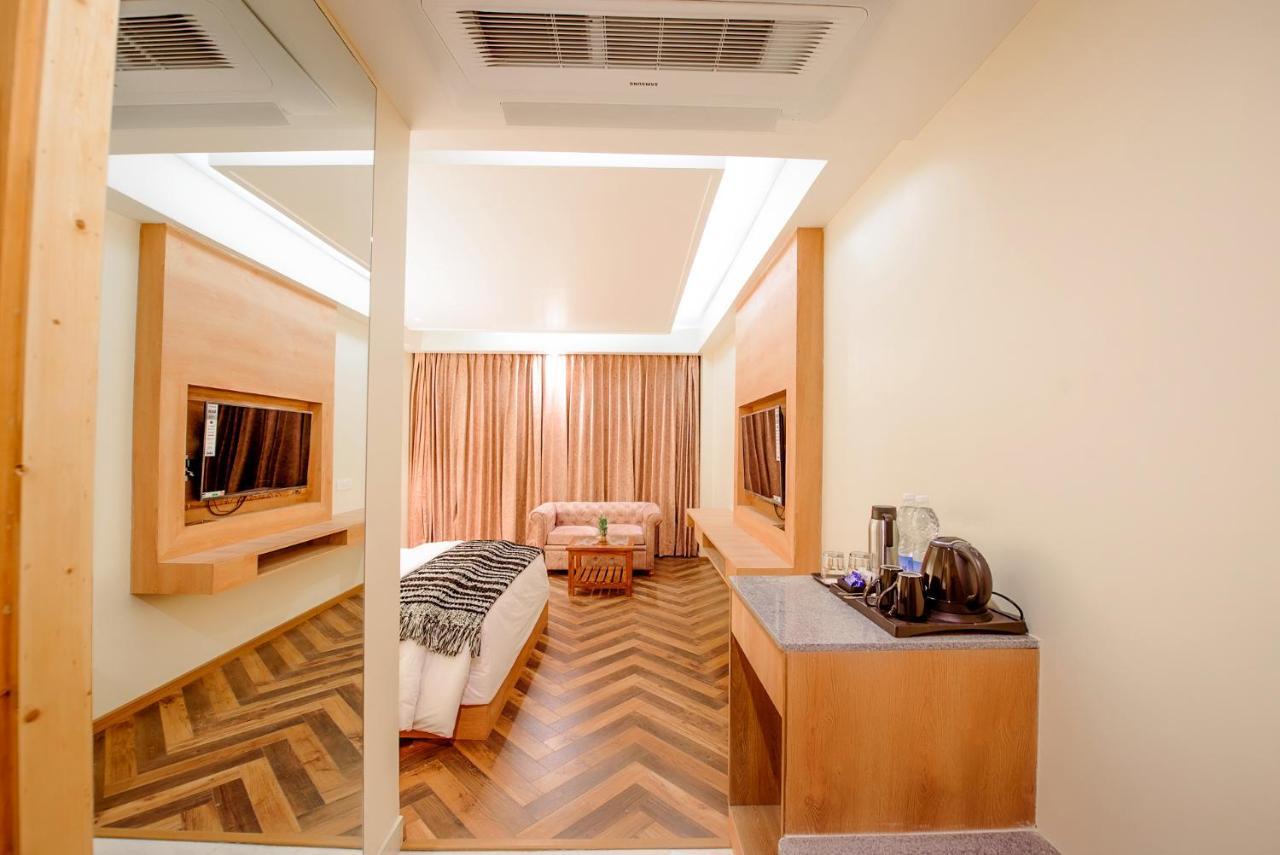 Naturevilas Sarovar Portico - Centrally Heated Manāli Eksteriør billede