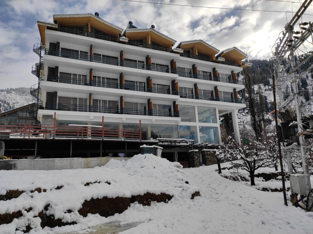 Naturevilas Sarovar Portico - Centrally Heated Manāli Eksteriør billede