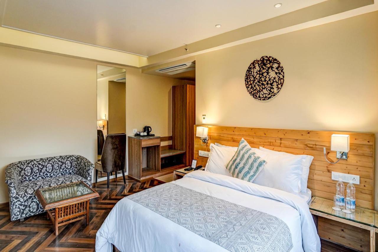 Naturevilas Sarovar Portico - Centrally Heated Manāli Eksteriør billede